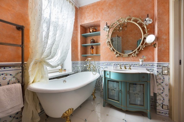 Зеркало - обязательный атрибут интерьера любой ванной