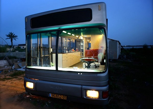 Дом на колесах из автобуса