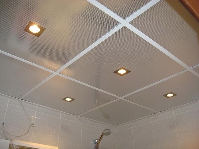 Подвесной плиточный (кассетный или ячеистый) потолок