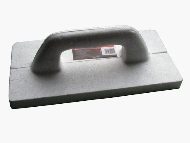Легкая пластмассовая терка - удобна для уплотнения сухой засыпки 