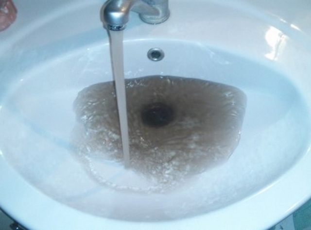 Центральная система водоснабжения далеко не всегда отвечает санитарным нормам
