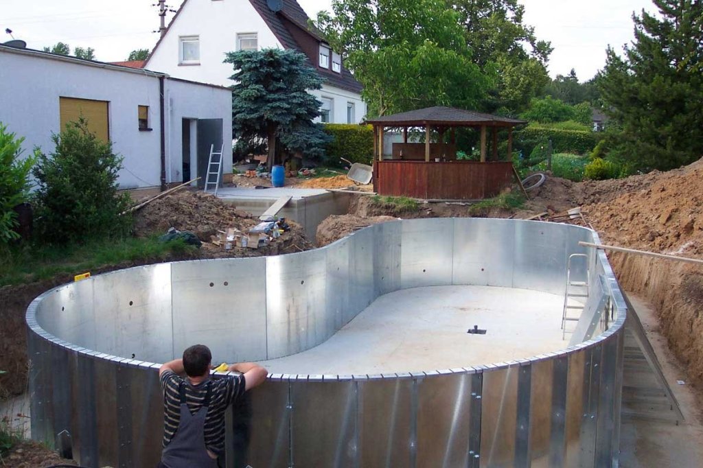 построить бетонный бассейн своими руками