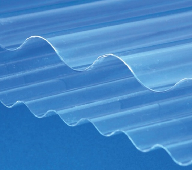 Прозрачный шифер с «классическими» синусоидальными волнами