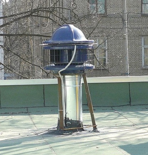 В частном домостроении часто используются крышные вентиляторы